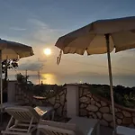 לינה וארוחת בוקר Casa Astra