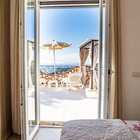 Casa Astra Couette-café 4*