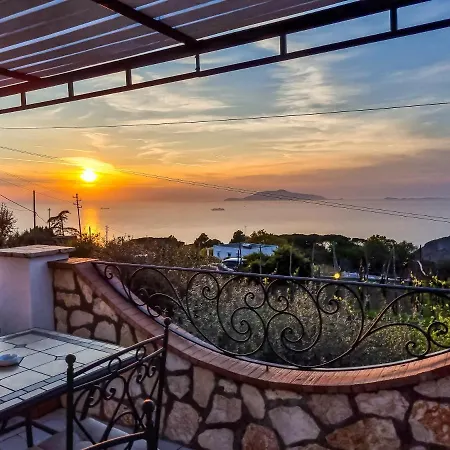 Bed & Breakfast Casa Astra 4*