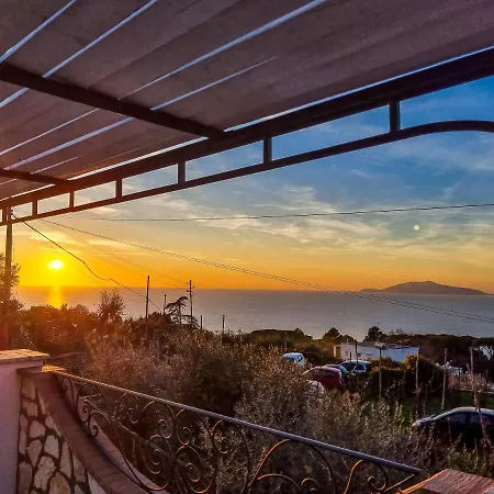 فندق مبيت وإفطار Casa Astra أناكابْري