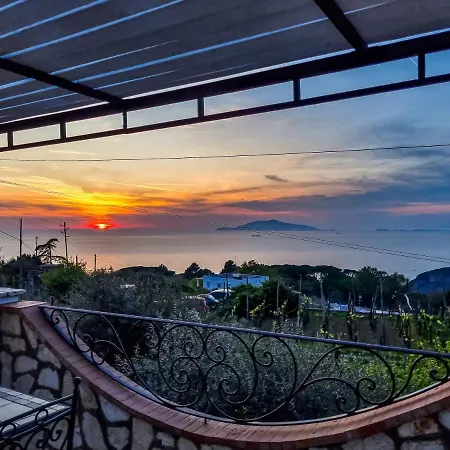 فندق مبيت وإفطار Casa Astra 4*